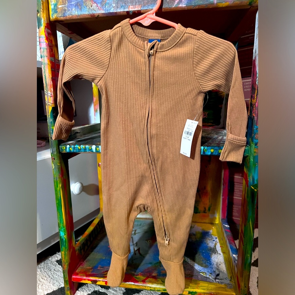 NWT Old Navy 0-3m brown double zipper footie pajama.